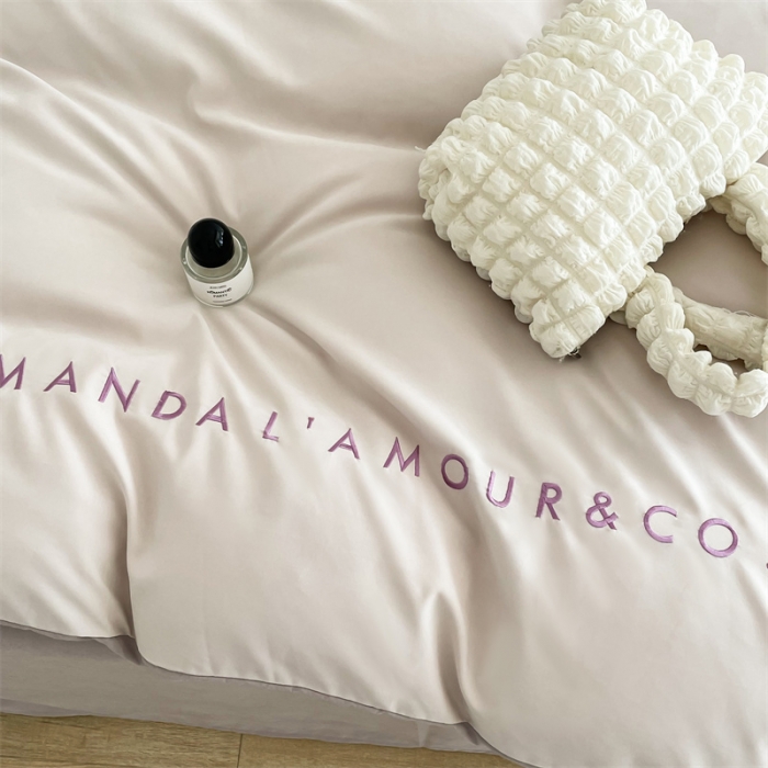 91家纺网 家纺一手货源 找家纺 布可 2025秋冬新款云朵绒轻奢刺绣四件套-慕斯 慕斯-戴妃粉