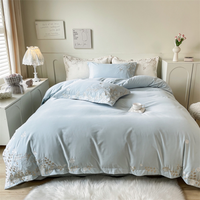 91家纺网 家纺一手货源 找家纺 布可 2025秋冬新款云朵棉轻奢精密刺绣四件套-月影 月影-湖光蓝
