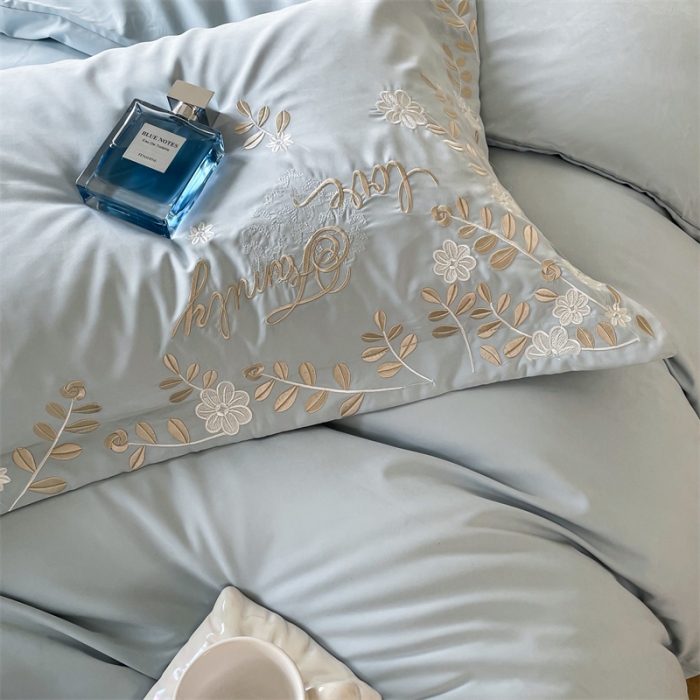 91家纺网 家纺一手货源 找家纺 布可 2025秋冬新款云朵棉轻奢精密刺绣四件套-月影 月影-湖光蓝