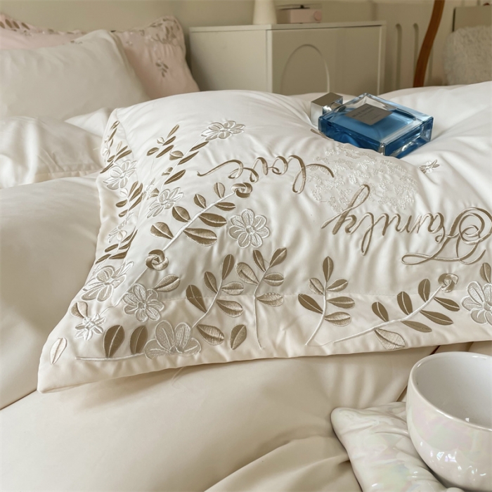 91家纺网 家纺一手货源 找家纺 布可 2025秋冬新款云朵棉轻奢精密刺绣四件套-月影 月影-奶昔白