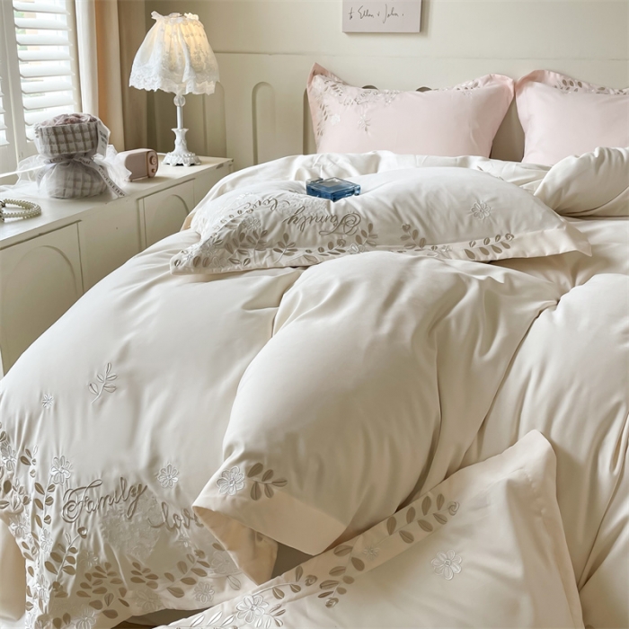 91家纺网 家纺一手货源 找家纺 布可 2025秋冬新款云朵棉轻奢精密刺绣四件套-月影 月影-奶昔白