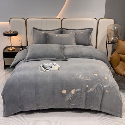 91家纺网 家纺一手货源 找家纺 （总）慕克斯 2025直播新款高克重8.5斤纯色刺绣牛奶绒四件套