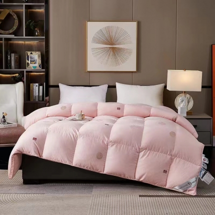 91家纺网 家纺一手货源 找家纺 结婚大红羽绒被 白鸭绒全棉粉色鸭绒被子婚庆被芯双人加厚冬被春秋天木兰