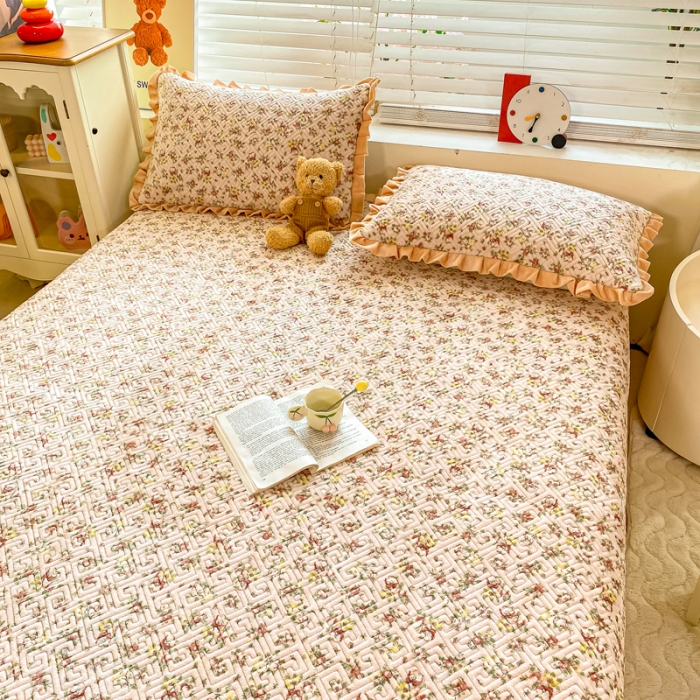 91家纺网 家纺一手货源 找家纺 慕木  2025新款A类小清新加厚多功能牛奶绒夹棉床盖 花卉