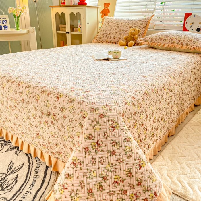 91家纺网 家纺一手货源 找家纺 慕木  2025新款A类小清新加厚多功能牛奶绒夹棉床盖 花卉