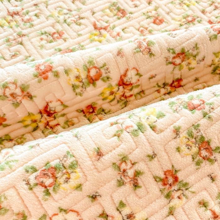 91家纺网 家纺一手货源 找家纺 慕木  2025新款A类小清新加厚多功能牛奶绒夹棉床盖 花卉