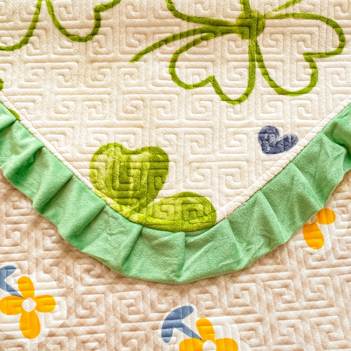 91家纺网 家纺一手货源 找家纺 慕木  2025新款A类小清新加厚多功能牛奶绒夹棉床盖 四叶草