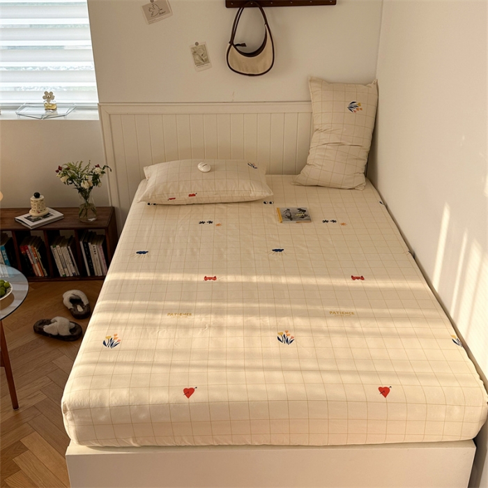 91家纺网 家纺一手货源 找家纺 洋铭区 2023新款全棉单品床笠格子兰花