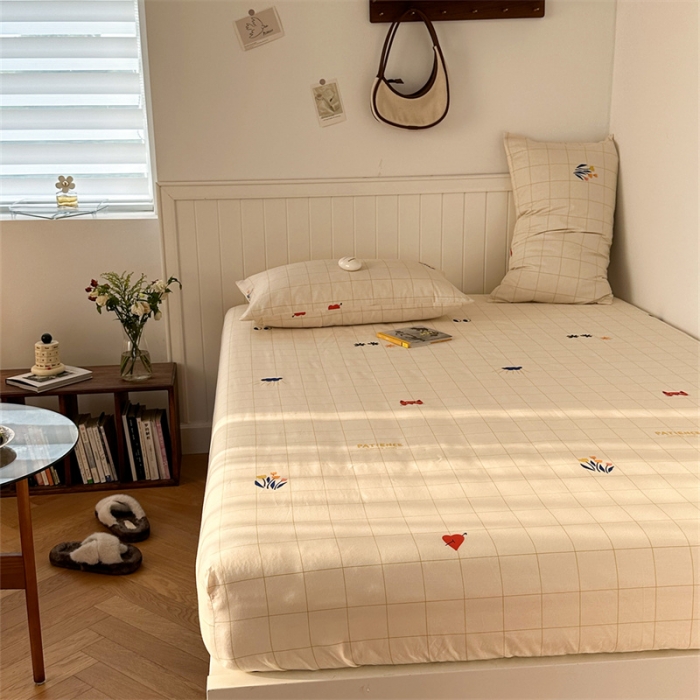 91家纺网 家纺一手货源 找家纺 洋铭区 2023新款全棉单品床笠格子兰花