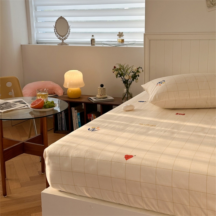 91家纺网 家纺一手货源 找家纺 洋铭区 2023新款全棉单品床笠格子兰花