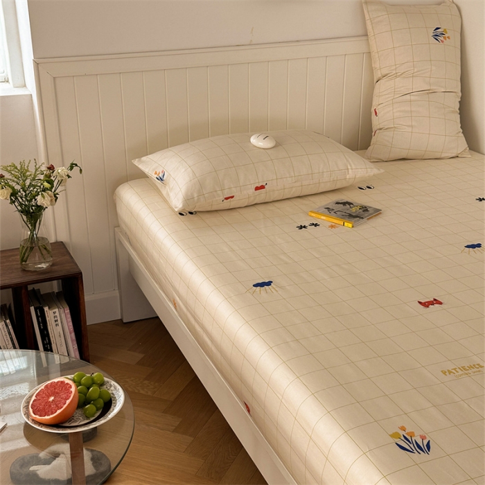 91家纺网 家纺一手货源 找家纺 洋铭区 2023新款全棉单品床笠格子兰花