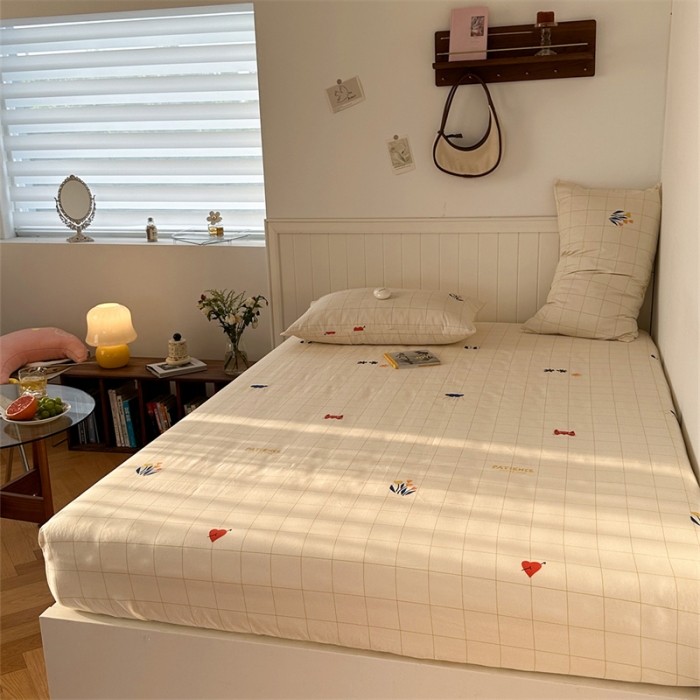 91家纺网 家纺一手货源 找家纺 洋铭区 2023新款全棉单品床笠格子兰花