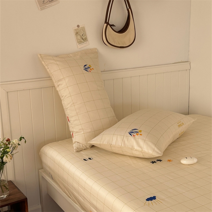 91家纺网 家纺一手货源 找家纺 洋铭区 2023新款全棉单品床笠格子兰花