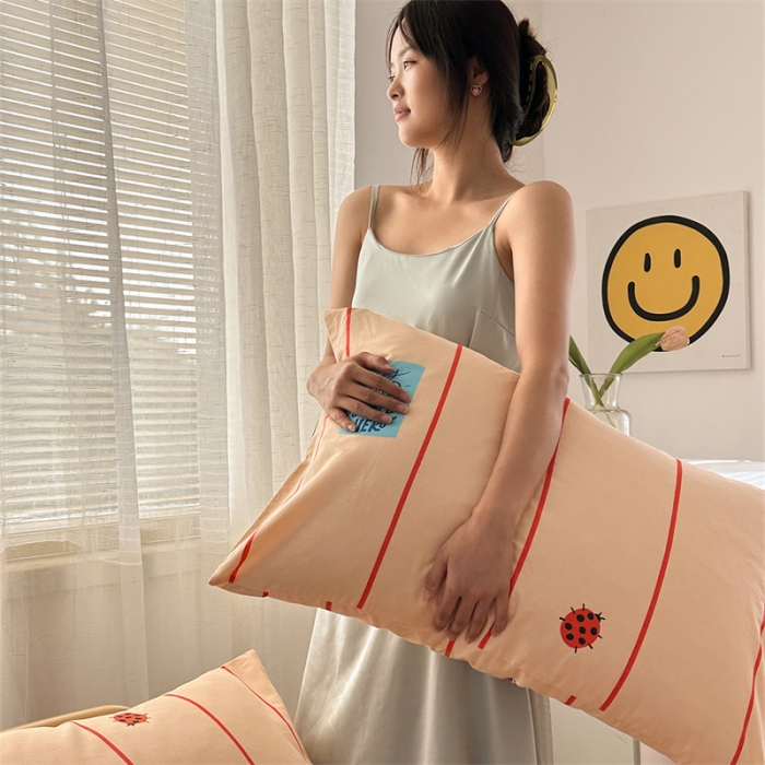 91家纺网 家纺一手货源 找家纺 洋铭区 2023新款全棉单品床笠萝卜乐园