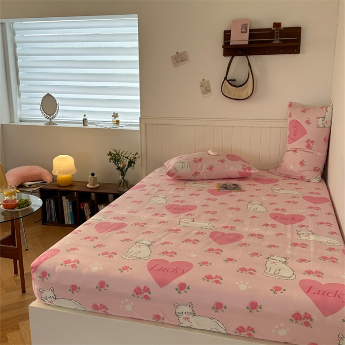 91家纺网 家纺一手货源 找家纺 洋铭区 2023新款全棉单品床笠桃心猫