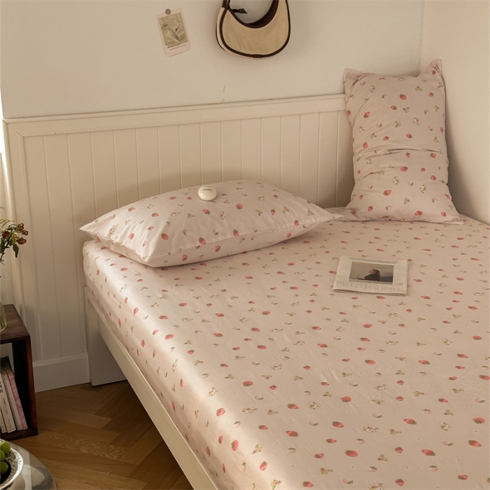 91家纺网 家纺一手货源 找家纺 洋铭区 2023新款全棉单品床笠兔子草莓