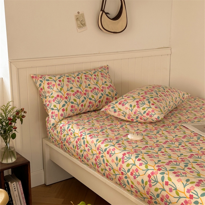 91家纺网 家纺一手货源 找家纺 洋铭区 2023新款全棉单品床笠小花紫粉