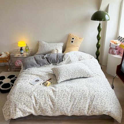 91家纺网 家纺一手货源 找家纺 （总）柚子家纺 2023新款高克重舒适保暖兔绒印花四件套