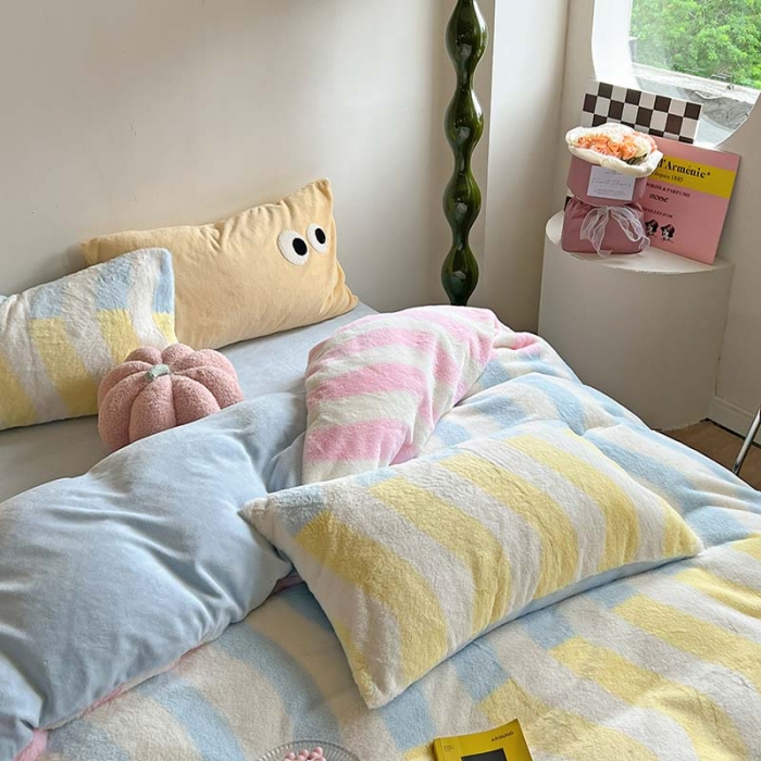 91家纺网 家纺一手货源 找家纺 柚子家纺 2023新款高克重舒适保暖兔绒印花四件套 波纹