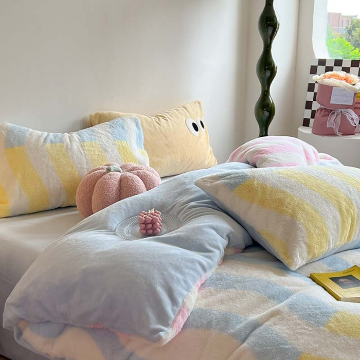 91家纺网 家纺一手货源 找家纺 柚子家纺 2023新款高克重舒适保暖兔绒印花四件套 波纹