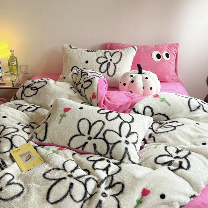 91家纺网 家纺一手货源 找家纺 柚子家纺 2023新款高克重舒适保暖兔绒印花四件套 简笔花