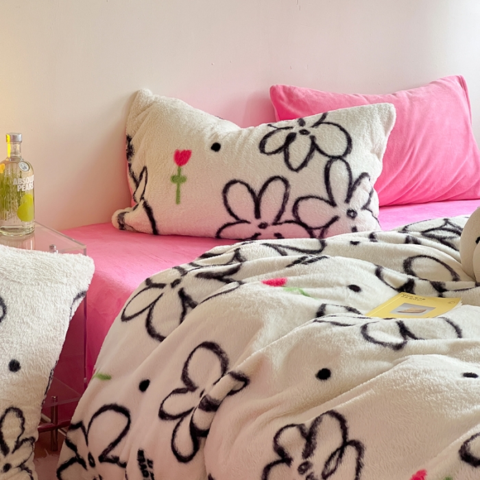 91家纺网 家纺一手货源 找家纺 柚子家纺 2023新款高克重舒适保暖兔绒印花四件套 简笔花