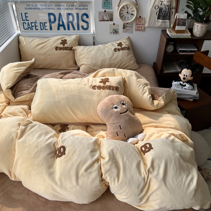 91家纺网 家纺一手货源 找家纺 2023年曲奇饼干牛奶绒四件套