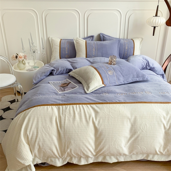 91家纺网 家纺一手货源 找家纺 芯贝儿 2024新款轻奢简约绣花加厚牛奶绒保暖四件套 山茶花--星黛紫