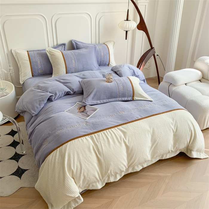 91家纺网 家纺一手货源 找家纺 芯贝儿 2024新款轻奢简约绣花加厚牛奶绒保暖四件套 山茶花--星黛紫