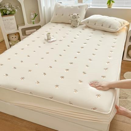 91家纺网 家纺一手货源 找家纺 (总) 宇航2023新款婴儿绒宝宝绒牛奶绒夹棉绣花床笠三件套