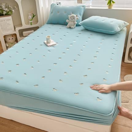 91家纺网 家纺一手货源 找家纺 (总) 宇航2023新款婴儿绒宝宝绒牛奶绒夹棉绣花床笠三件套