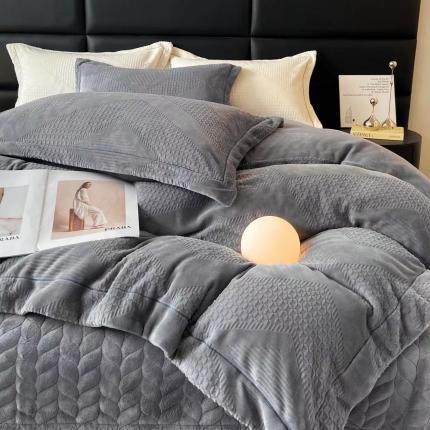 91家纺网 家纺一手货源 找家纺 （总）舒梦琪 2024新款牛奶绒立体雕花床盖四件套