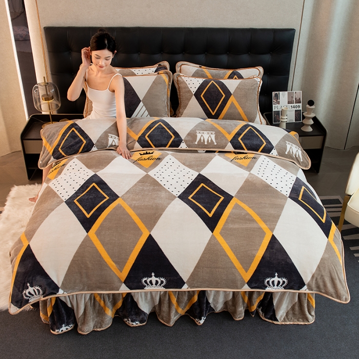 91家纺网 家纺一手货源 找家纺 2024印花8.5斤牛奶绒金貂水晶法莱珊瑚绒四件套床裙款 简约时尚-灰