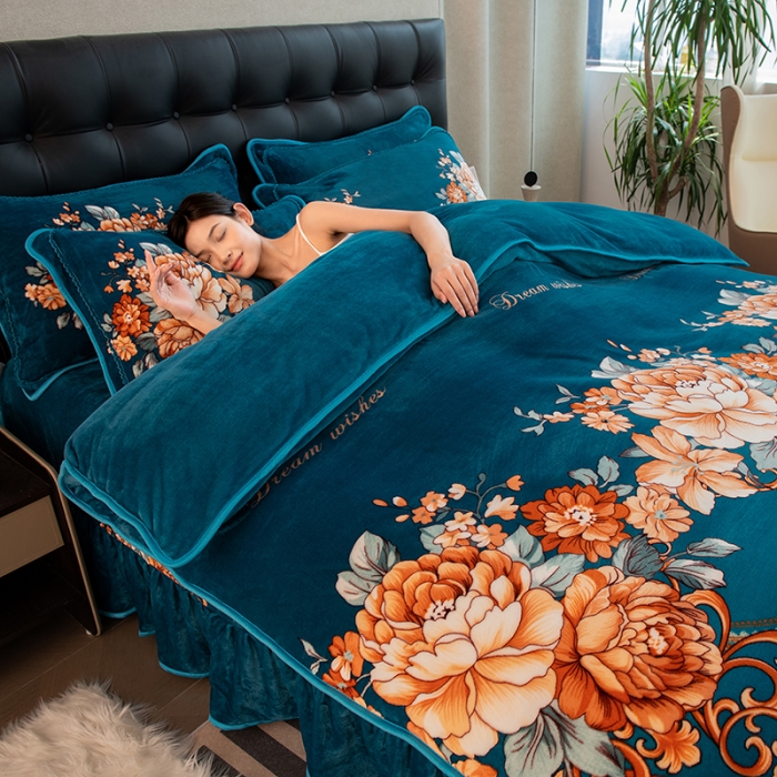 91家纺网 家纺一手货源 找家纺 2024直播印花8.5斤牛奶绒金貂水晶法莱珊瑚绒四件套床裙款 绿意花海