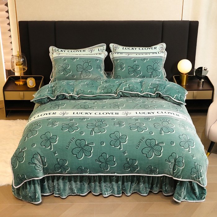 91家纺网 家纺一手货源 找家纺 2024印花8.5斤牛奶绒金貂水晶法莱珊瑚绒四件套床裙款 四叶草-绿