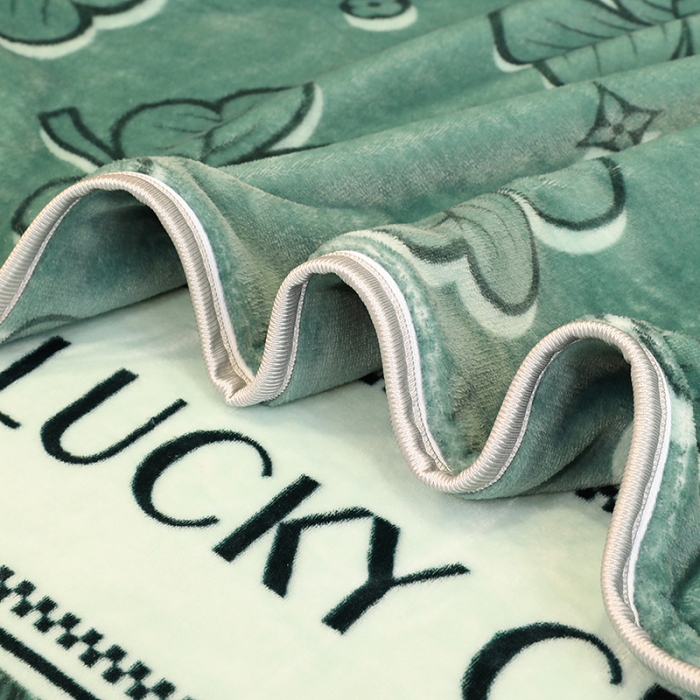 91家纺网 家纺一手货源 找家纺 2024印花8.5斤牛奶绒金貂水晶法莱珊瑚绒四件套床裙款 四叶草-绿