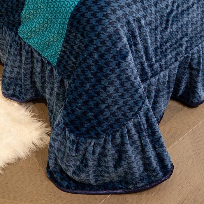 91家纺网 家纺一手货源 找家纺 2024直播印花8.5斤牛奶绒金貂水晶法莱珊瑚绒四件套床裙款 字母Y