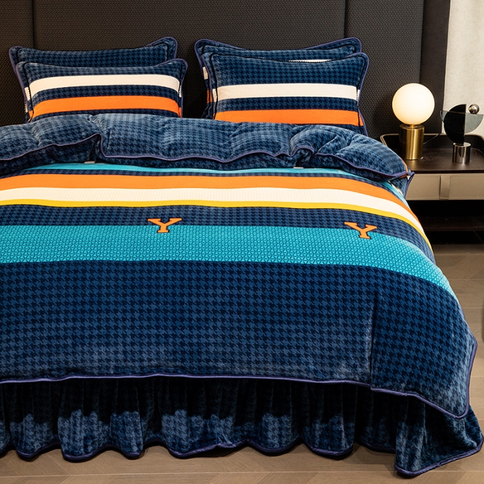 91家纺网 家纺一手货源 找家纺 2024直播印花8.5斤牛奶绒金貂水晶法莱珊瑚绒四件套床裙款 字母Y