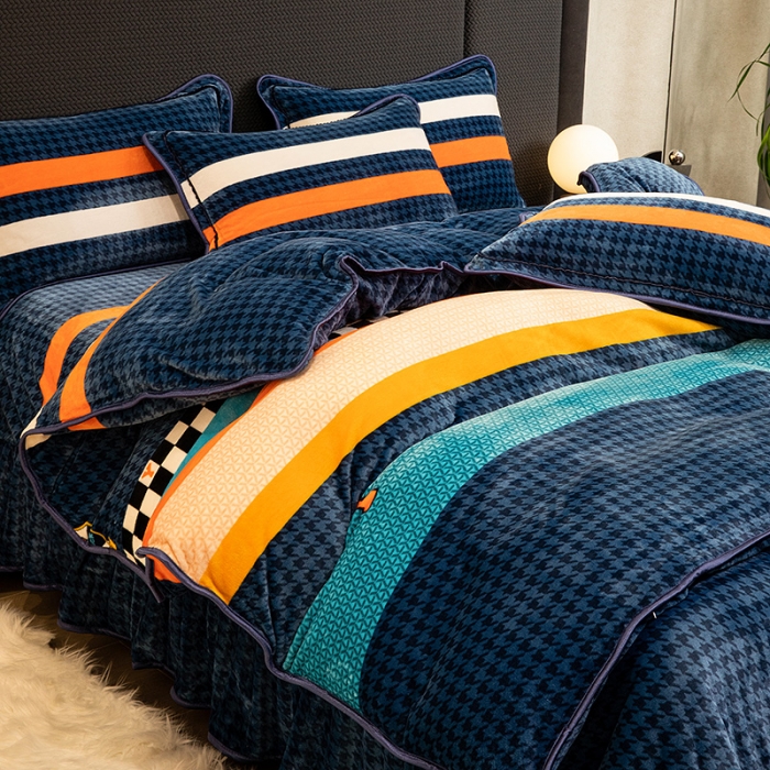 91家纺网 家纺一手货源 找家纺 2024直播印花8.5斤牛奶绒金貂水晶法莱珊瑚绒四件套床裙款 字母Y