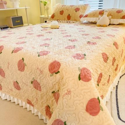 91家纺网 家纺一手货源 找家纺 梵朴 2023年新款牛奶绒夹棉床盖 桃子