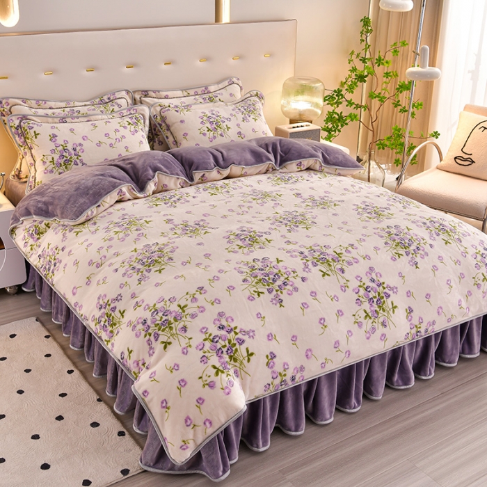 91家纺网 家纺一手货源 找家纺 盈超2023新款A类8.5到9斤印花牛奶绒金貂绒床裙款保暖绒四件套紫薰