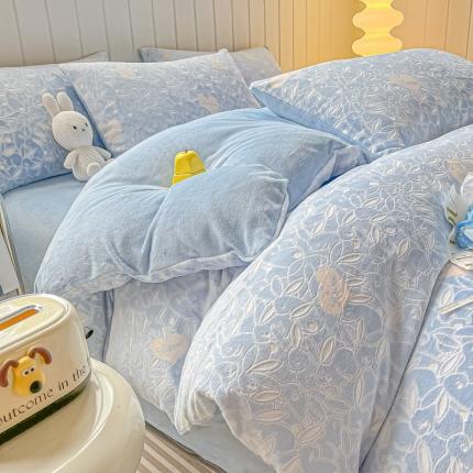 91家纺网 家纺一手货源 找家纺 二八年华 2023新款全消光高克重双色雕花四件套 兔宝宝-天蓝