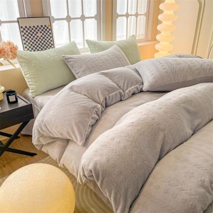 91家纺网 家纺一手货源 找家纺 （总）二八年华 2023新款全消光高克重双色雕花四件套