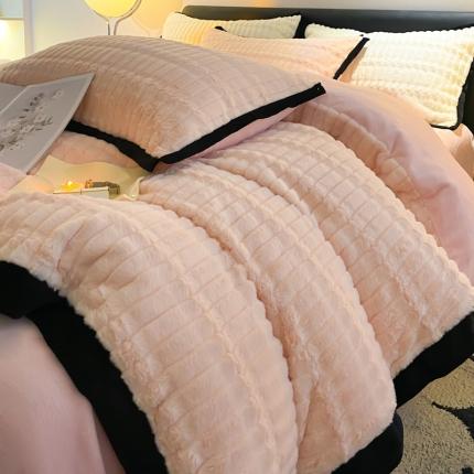 91家纺网 家纺一手货源 找家纺 （总）卡巴伦家纺 2023新款【苏娜】兔毛拼角黑边四件套