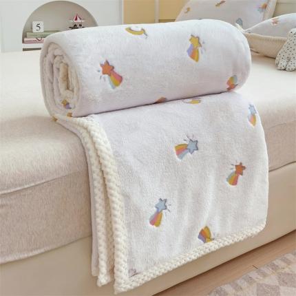 91家纺网 家纺一手货源 找家纺 锦威郎 2023新款毛毯床单保暖加厚珊瑚绒双面午睡毯云朵绒多功能毛毯 彩虹白