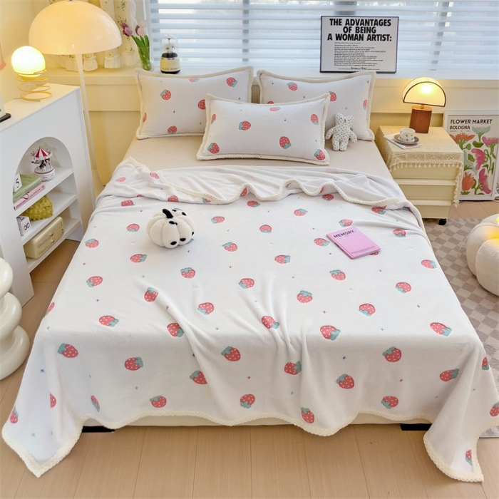 91家纺网 家纺一手货源 找家纺 锦威郎 2023新款毛毯床单保暖加厚珊瑚绒双面午睡毯云朵绒多功能毛毯 草莓白