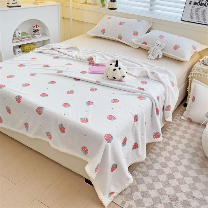 91家纺网 家纺一手货源 找家纺 锦威郎 2023新款毛毯床单保暖加厚珊瑚绒双面午睡毯云朵绒多功能毛毯 草莓白