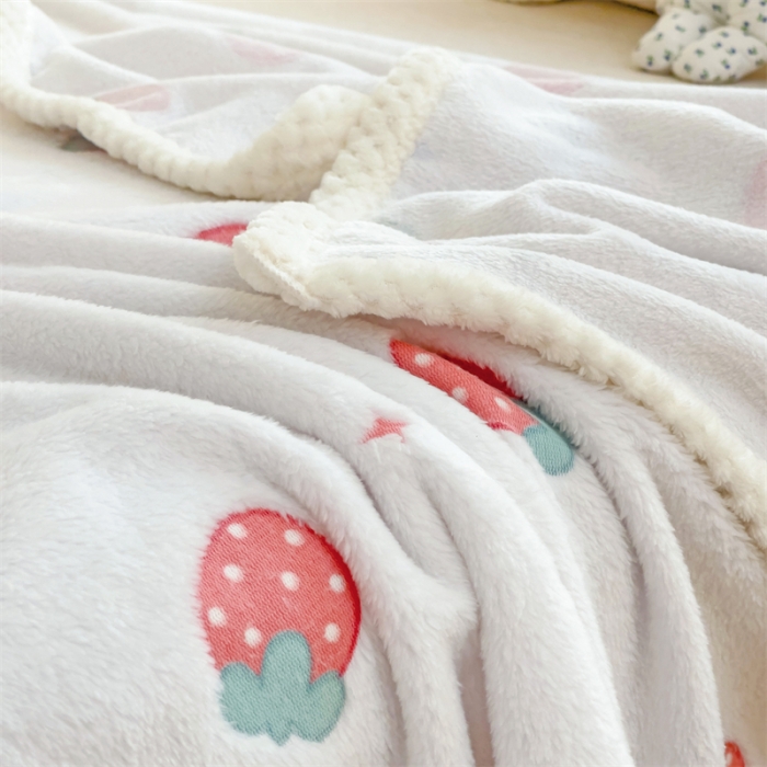 91家纺网 家纺一手货源 找家纺 锦威郎 2023新款毛毯床单保暖加厚珊瑚绒双面午睡毯云朵绒多功能毛毯 草莓白