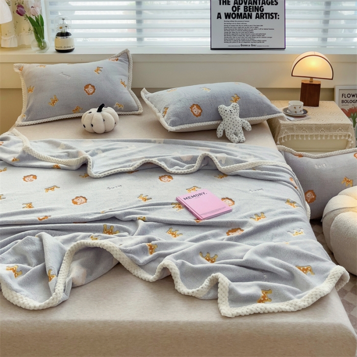 91家纺网 家纺一手货源 找家纺 锦威郎 2023新款毛毯床单保暖加厚珊瑚绒双面午睡毯云朵绒多功能毛毯 狮子灰