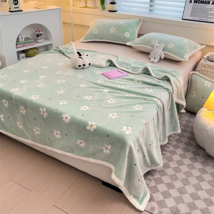 91家纺网 家纺一手货源 找家纺 锦威郎 2023新款毛毯床单保暖加厚珊瑚绒双面午睡毯云朵绒多功能毛毯 小花绿